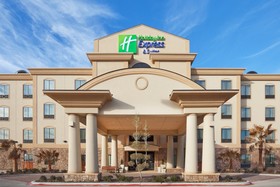 Holiday Inn Express Hotel & Suites Denton-Unt-Twu