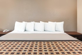 Deluxe Inn Denton