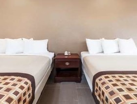 Deluxe Inn Denton
