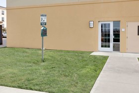La Quinta Inn & Suites by Wyndham Denton - University Drive