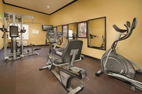 La Quinta Inn & Suites by Wyndham Denton - University Drive
