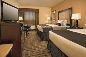 La Quinta Inn & Suites by Wyndham Denton - University Drive