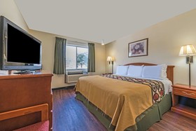 Super 8 by Wyndham Denton
