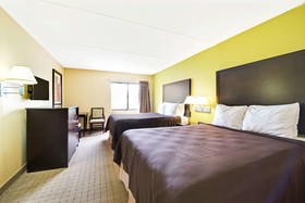 Days Inn & Suites by Wyndham DeSoto