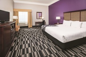 La Quinta Inn & Suites by Wyndham Dallas South-DeSoto