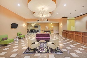 La Quinta Inn & Suites by Wyndham Dallas South-DeSoto
