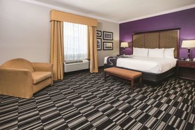La Quinta Inn & Suites by Wyndham Dallas South-DeSoto