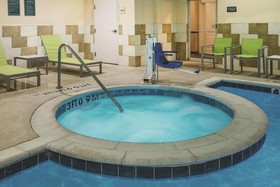 La Quinta Inn & Suites by Wyndham Dallas South-DeSoto