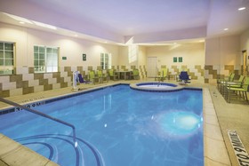 La Quinta Inn & Suites by Wyndham Dallas South-DeSoto