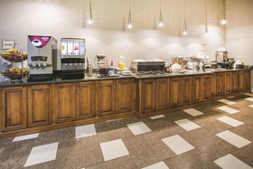 La Quinta Inn & Suites by Wyndham Dallas South-DeSoto