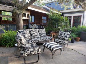 Cedar Oaks Inn