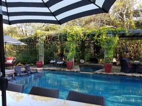 Cedar Oaks Inn
