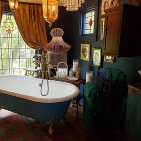 Cedar Oaks Inn