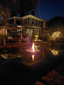 Cedar Oaks Inn