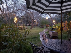 Cedar Oaks Inn