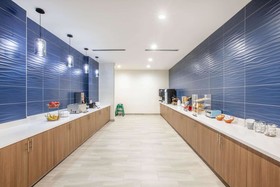 La Quinta Inn & Suites by Wyndham Dallas Duncanville