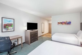 La Quinta Inn & Suites by Wyndham Dallas Duncanville