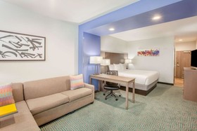 La Quinta Inn & Suites by Wyndham Dallas Duncanville