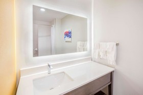 La Quinta Inn & Suites by Wyndham Dallas Duncanville