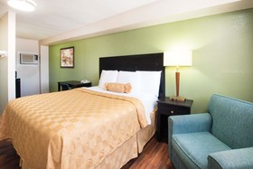 Executive Inn & Kitchenette Suites