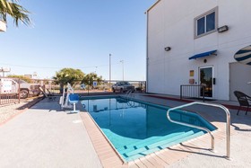 Motel 6 Eagle Pass Lakeside