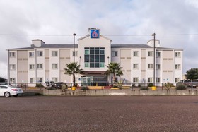 Motel 6 Eagle Pass Lakeside