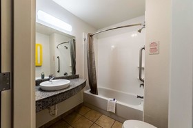 Motel 6 Eagle Pass Lakeside