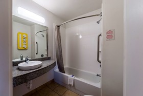 Motel 6 Eagle Pass Lakeside