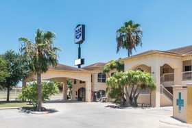 Texas Inn & Suites - City Center at UTRGV