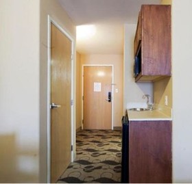 Holiday Inn Express & Suites Elgin