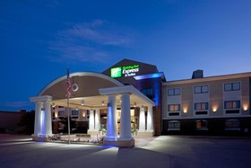 Holiday Inn Express & Suites Elgin