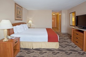 Holiday Inn Express & Suites Elgin