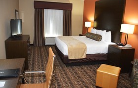 Best Western Plus Elmendorf Hotel