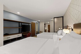 Everhome Suites El Paso Airport near Fort Bliss