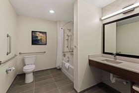 Everhome Suites El Paso Airport near Fort Bliss