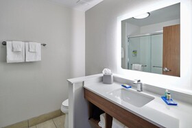 Holiday Inn Express El Paso Sunland Park Area