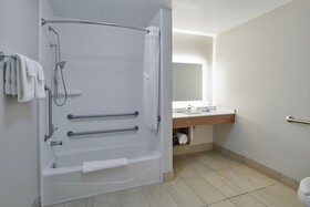 Holiday Inn Express El Paso Sunland Park Area