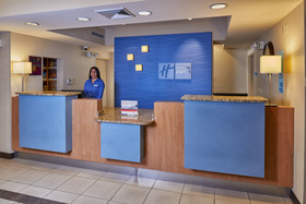 Holiday Inn Express & Suites El Paso Airport