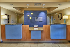 Holiday Inn Express & Suites El Paso Airport