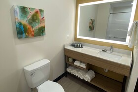 La Quinta Inn & Suites by Wyndham El Paso East Loop-375