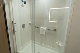 La Quinta Inn & Suites by Wyndham El Paso East Loop-375