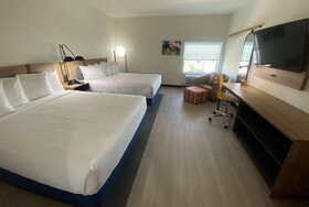 La Quinta Inn & Suites by Wyndham El Paso East Loop-375