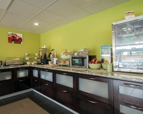 Quality Inn And Suites Airport