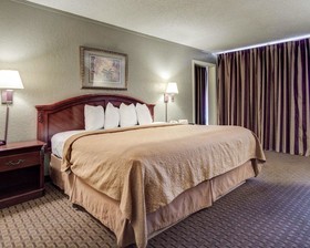Quality Inn And Suites Airport