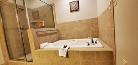 Best Western Plus Emory at Lake Fork Inn & Suites