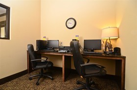 Best Western Plus Emory at Lake Fork Inn & Suites