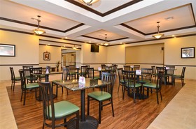 Best Western Plus Emory at Lake Fork Inn & Suites
