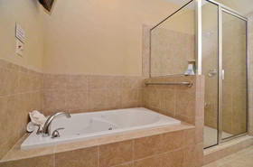 Best Western Plus Emory at Lake Fork Inn & Suites
