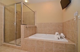 Best Western Plus Emory at Lake Fork Inn & Suites