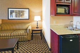 Holiday Inn Express & Suites Ennis
